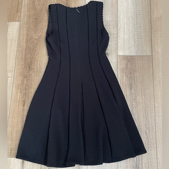 Rebecca Taylor Black Sleeveless Dress size 2 LBD Textured Knit Embroidered - Picture 6 of 14